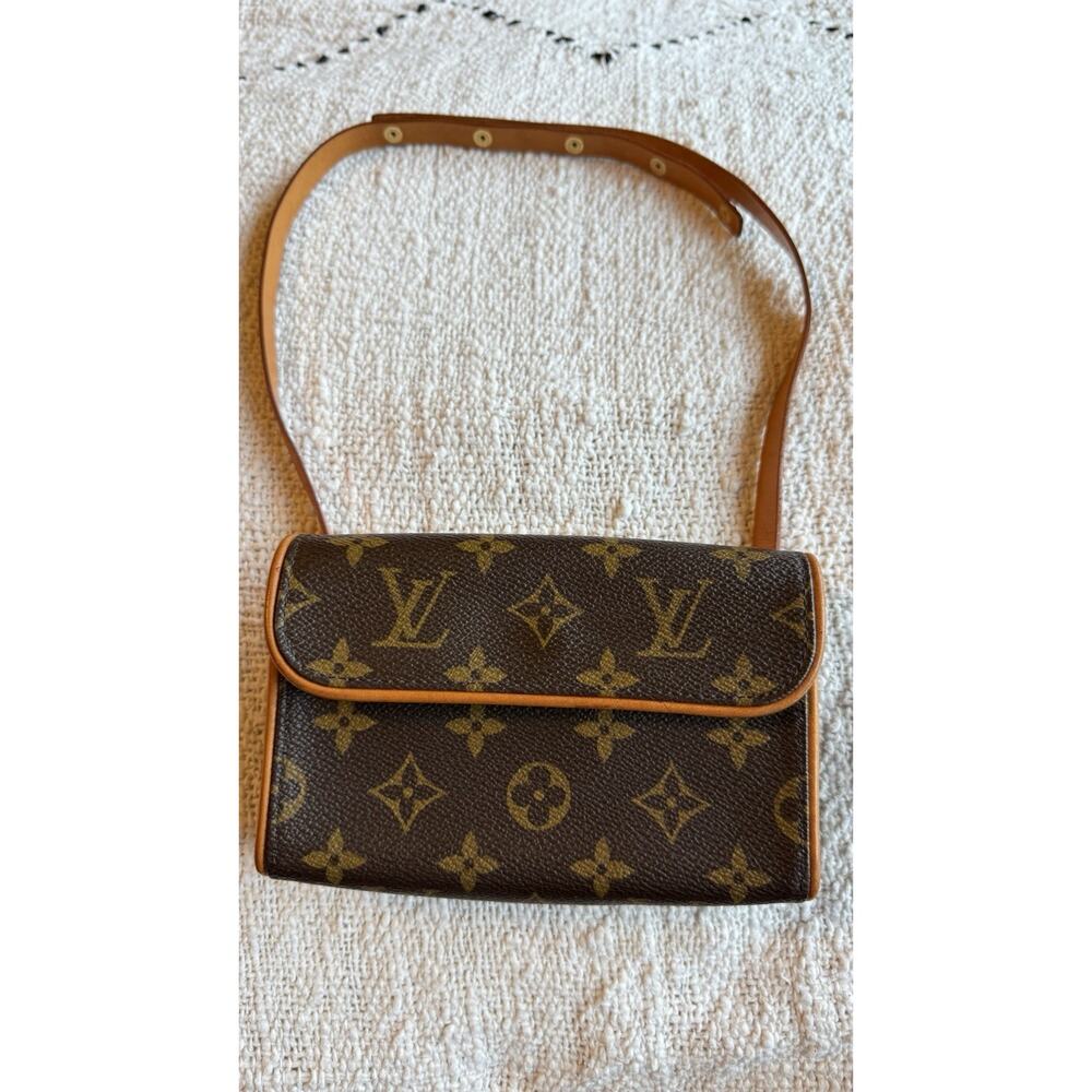 Louis Vuitton Pochette Florentine Pouch S Brown Leather